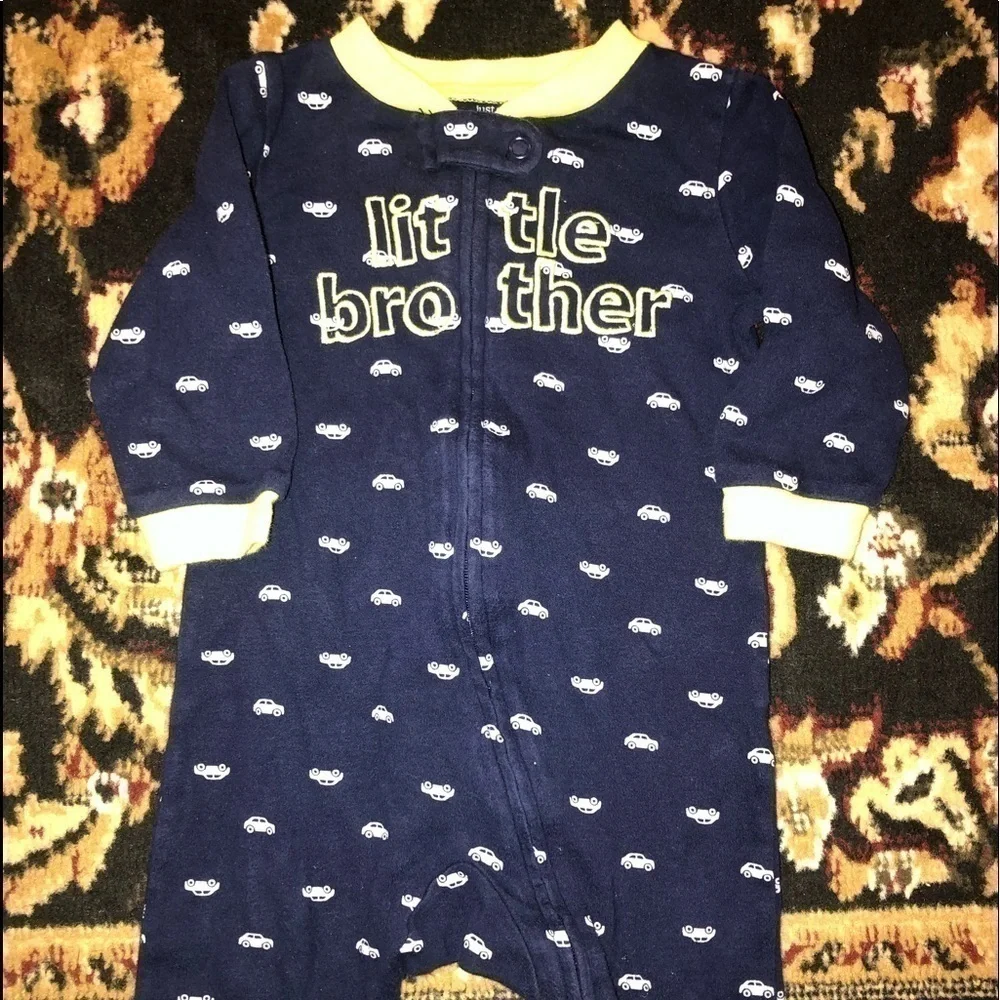 Carter's long sleeve footie pajamas size 9 months